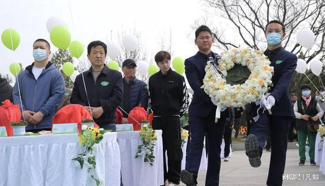 球盟会入口：活不起更死不起！殡仪馆纸棺880两分钟悼词1200谁在背后撑腰(图1)