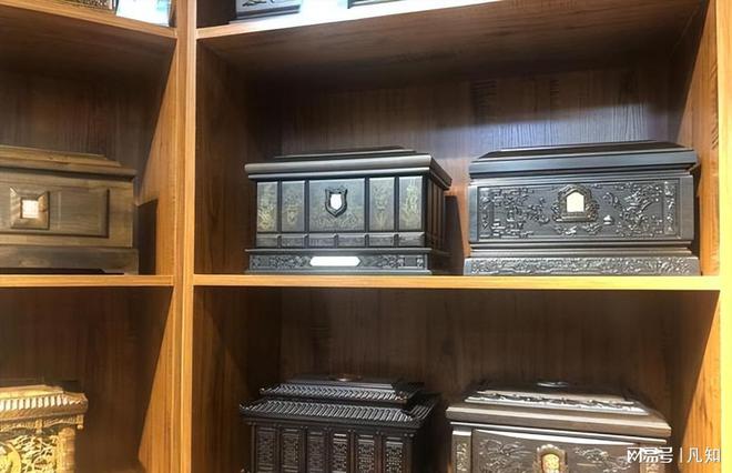 球盟会入口：活不起更死不起！殡仪馆纸棺880两分钟悼词1200谁在背后撑腰(图7)