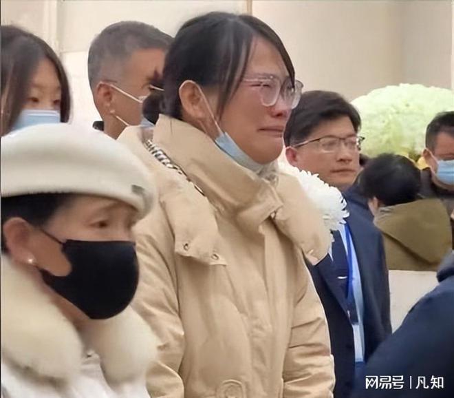 球盟会入口：活不起更死不起！殡仪馆纸棺880两分钟悼词1200谁在背后撑腰(图12)