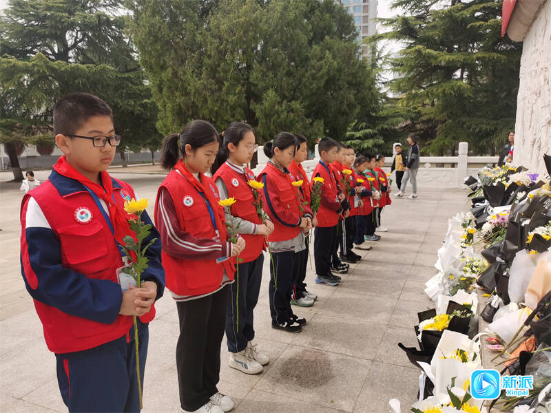 中小学生走进潍坊市革命烈士陵园 传承红色基因 赓续英烈精神(图5)