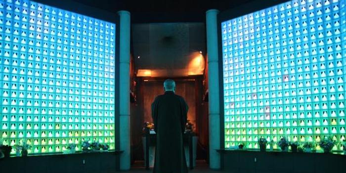 殡葬行业的骨灰盒成了香饽饽(图1)