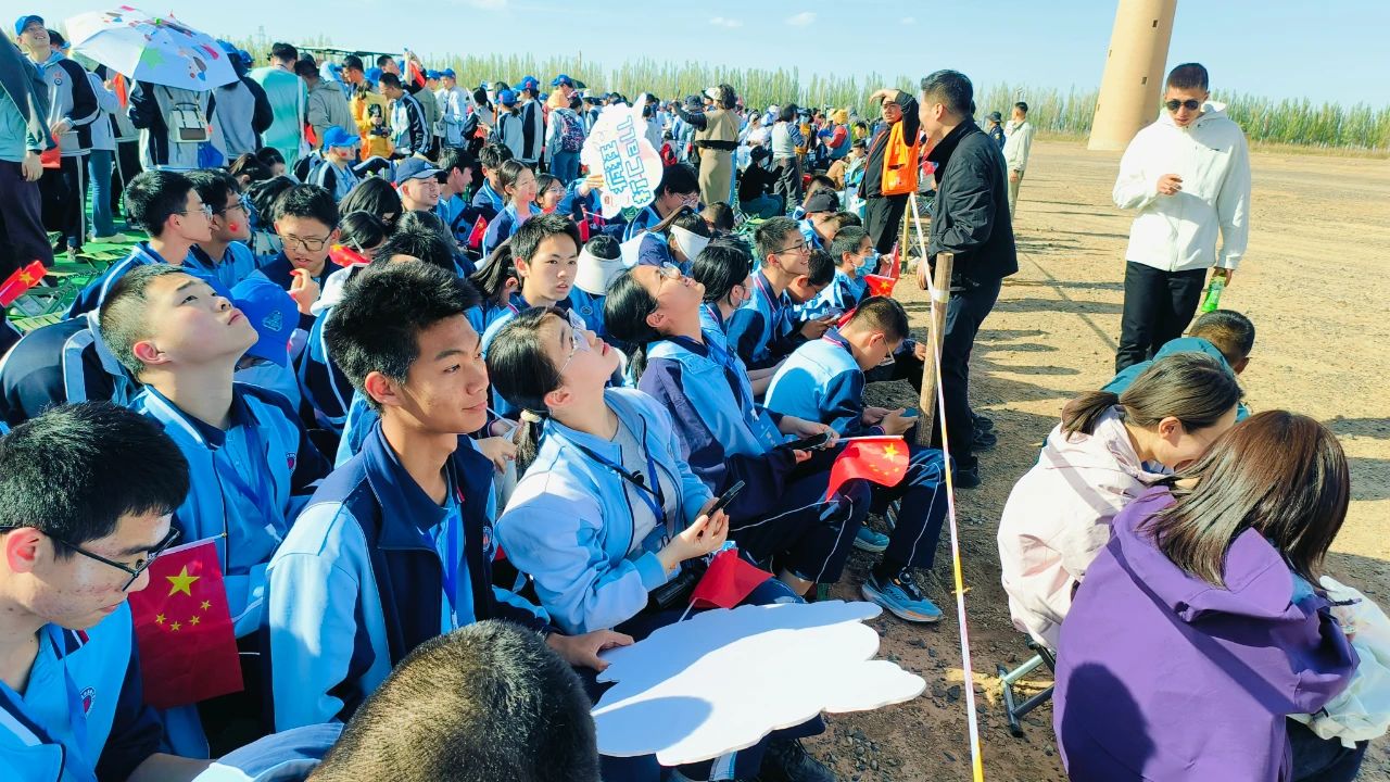 现场看神舟二十号发射！实名羡慕这群福建中学生！(图3)