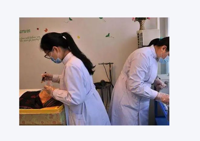 球盟会：D打印技术革新殡葬化妆：让逝者重现微笑新境界(图1)