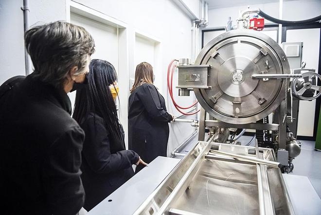 英国开始流行“水葬”：沸水煮遗体4小时彻底融化比火葬更环保(图5)