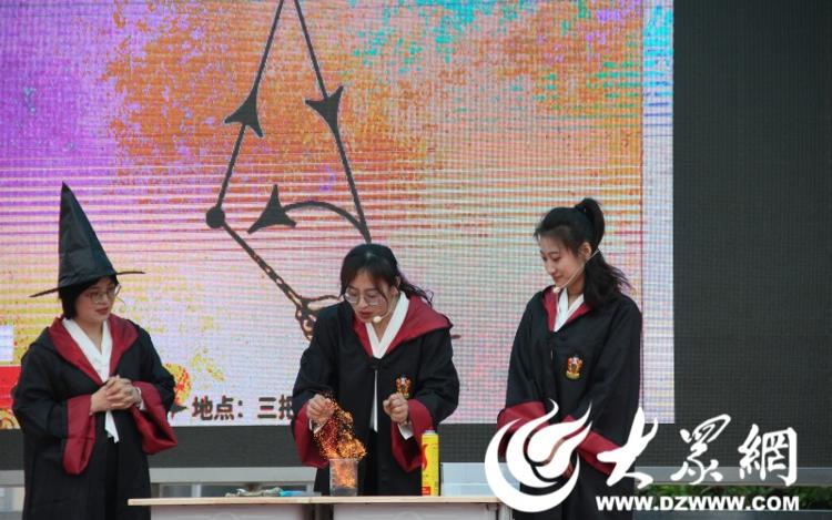 科技无界·学科共生 ——莱州中心小学成功举办第三届科技文化节(图1)