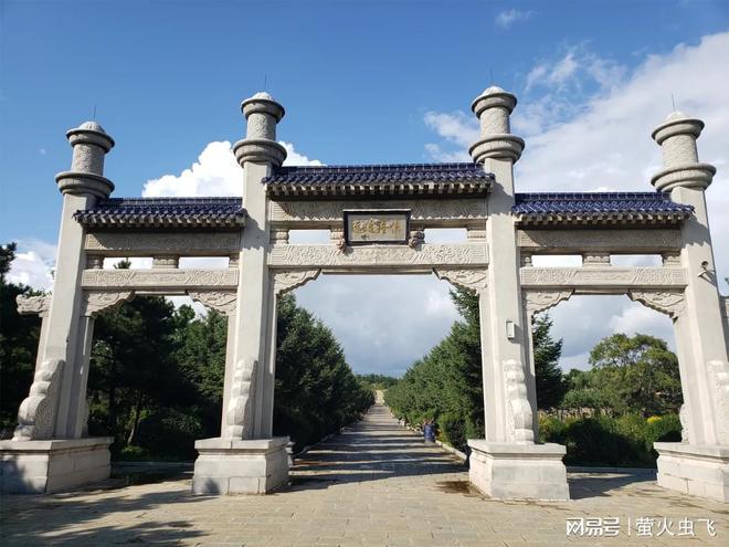 2025十佳公墓榜首！骏龙泉墓园凭450亩真山真水登顶生态葬黑马(图1)