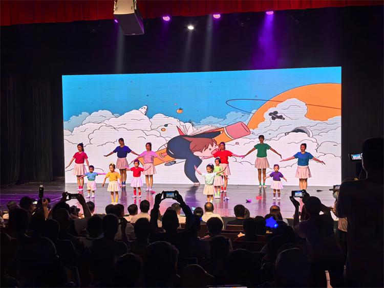 以爱为钥筑梦未来！青岛市首届困境儿童公益汇演温情上演(图5)