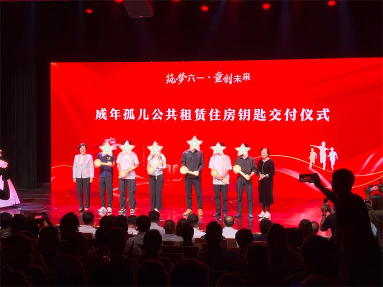 以爱为钥筑梦未来！青岛市首届困境儿童公益汇演温情上演(图6)