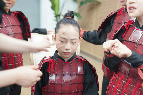 浦东]竹园小学：把殿堂搬进课堂换一种方式读懂历史——“行走的博物馆”之秦始皇帝陵博物院课程启动(图1)