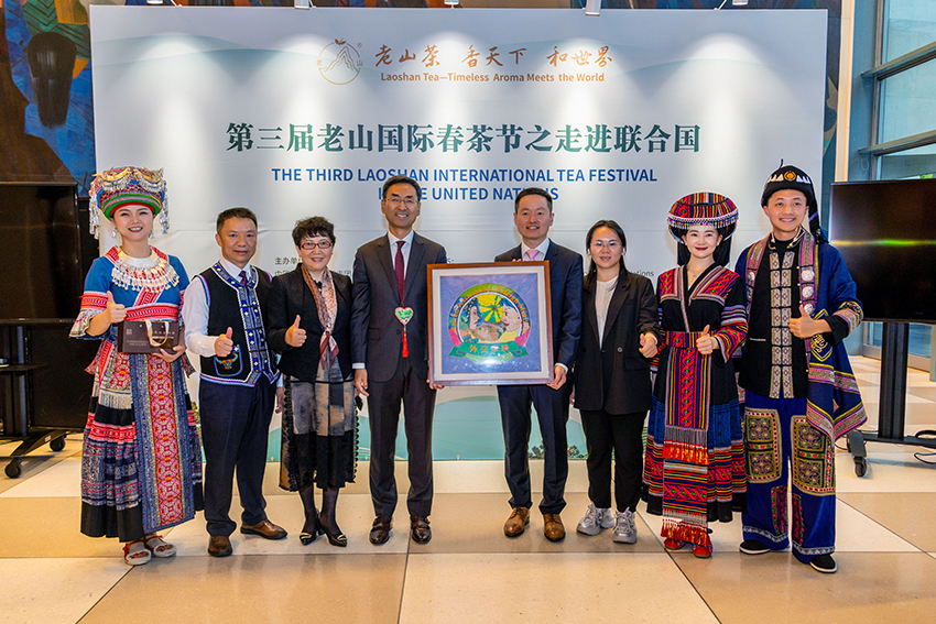 荐读｜斯雄《英雄化作山脉(图6)