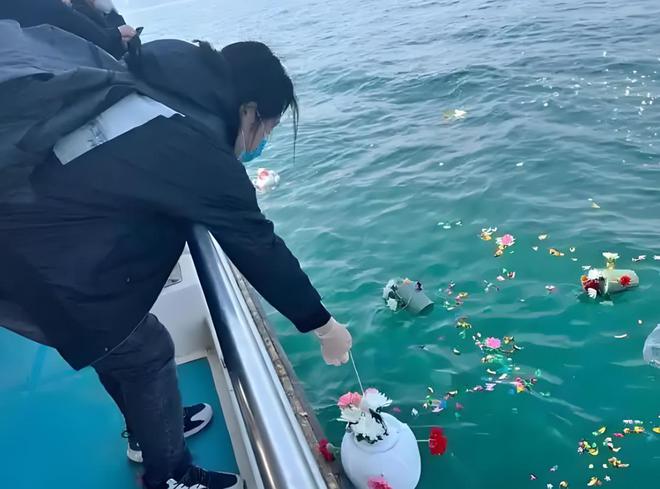 骨灰盒正在被时代抛弃！海葬树葬受追捧1800万人宁选数字化(图5)