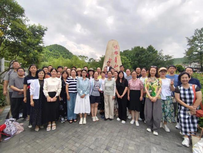 球盟会：黄河科技学院基层党支部书记认真开展“伟大建党精神”红色研学主题活动(图3)