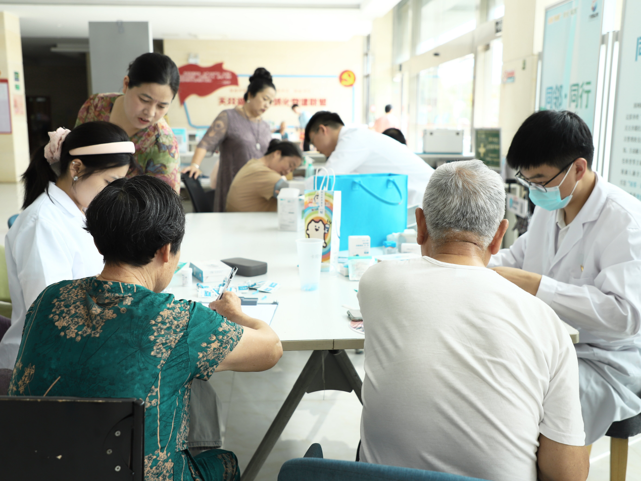 医脉融铜韵 薪火续新篇(图1)