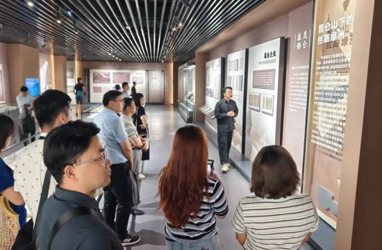 沪喀青年“双向奔赴”：思想共振共绘援疆新图景(图2)