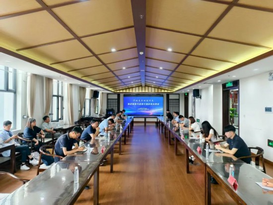 沪喀青年“双向奔赴”：思想共振共绘援疆新图景(图1)