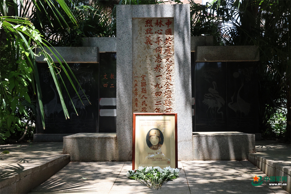 球盟会：山河在我心中丨烈火回声——两代女兵的青春战歌(图1)