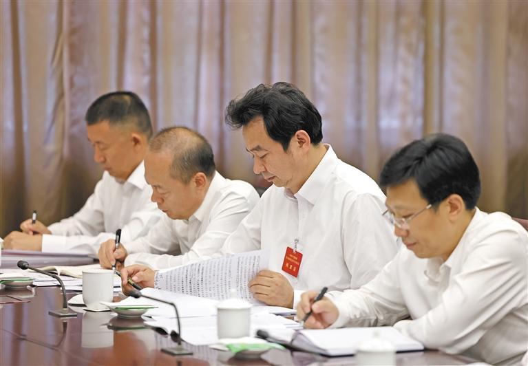 在文化强省建设中争做西部示范——与会人员围绕加快建设文化强省目标谈落实话举措(图3)