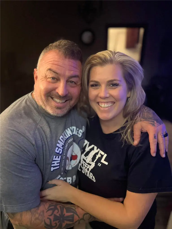 球盟会入口：丈夫突然去世 妻子找人割掉他一块皮肤做成“照片”摆家里(图4)