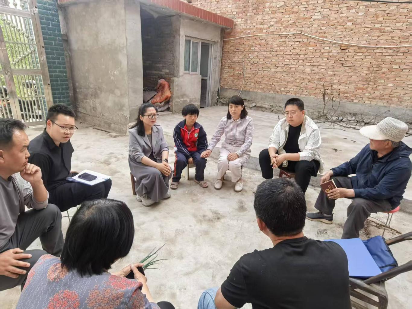 【“到群众中去”实践活动】商洛市洛南县民政局：以“三个三”举措提升民政服务水平(图2)