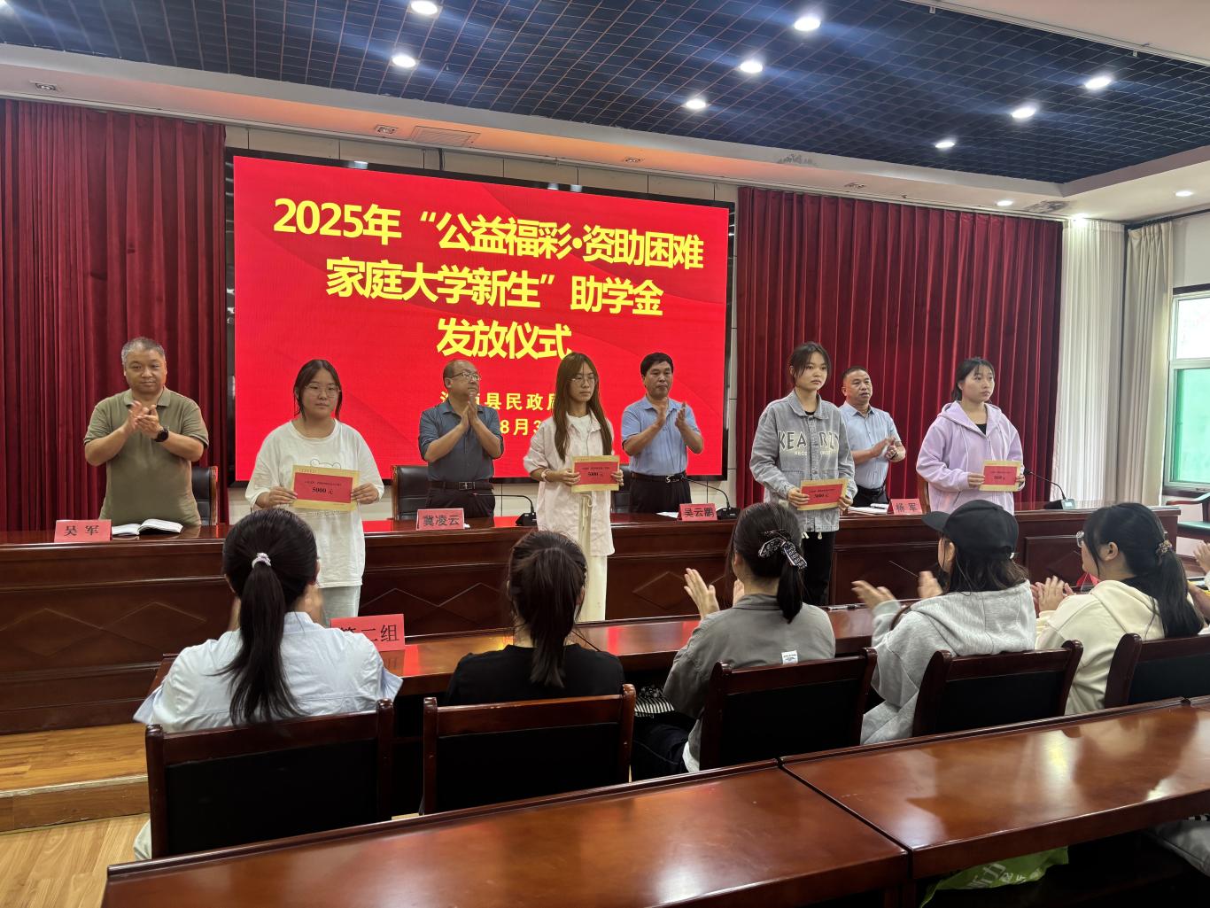 【“到群众中去”实践活动】商洛市洛南县民政局：以“三个三”举措提升民政服务水平(图3)