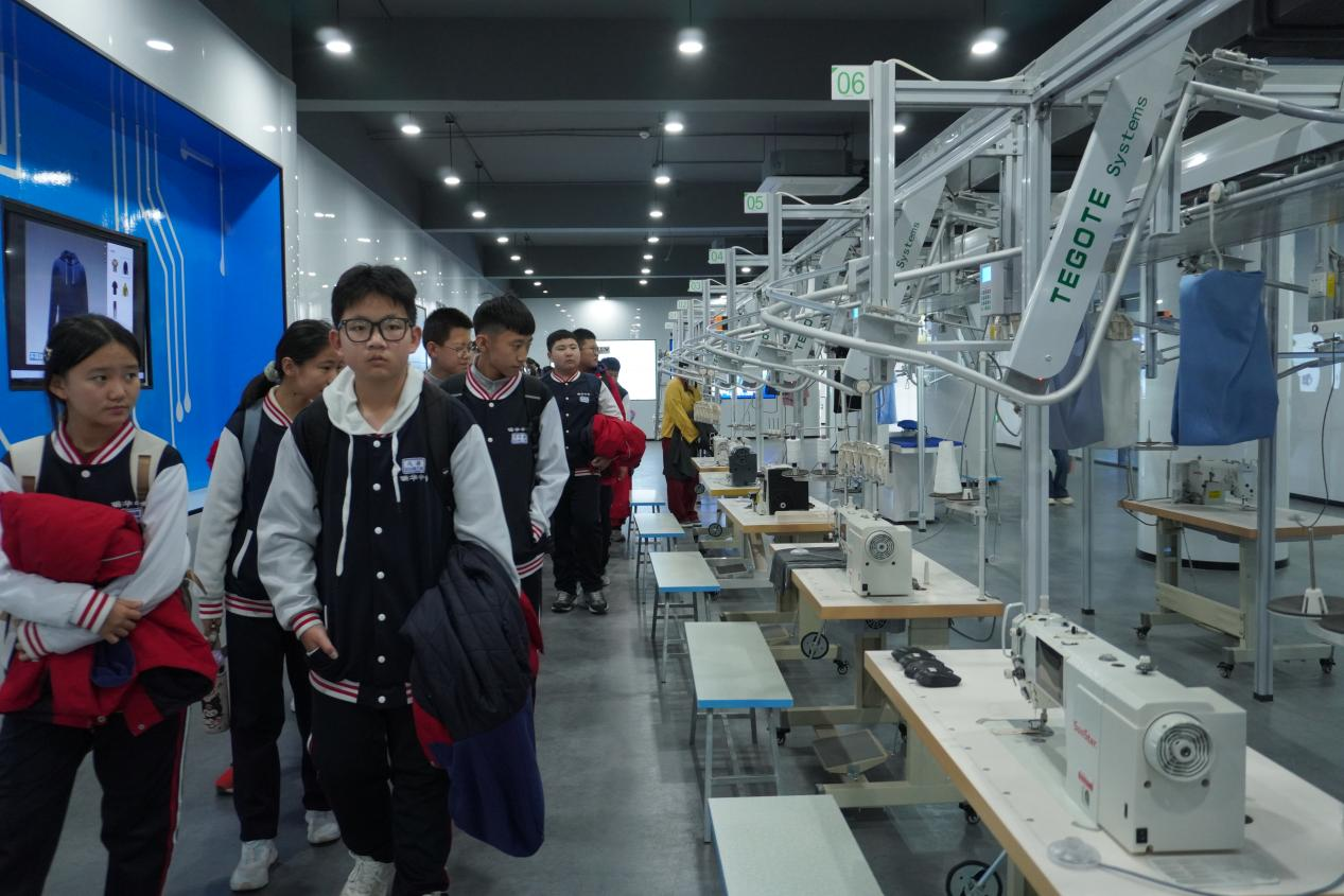 青岛工学院马克思主义学院联合胶州市瑞华实验初级中学举办大中小学思政教育一体化活动(图3)