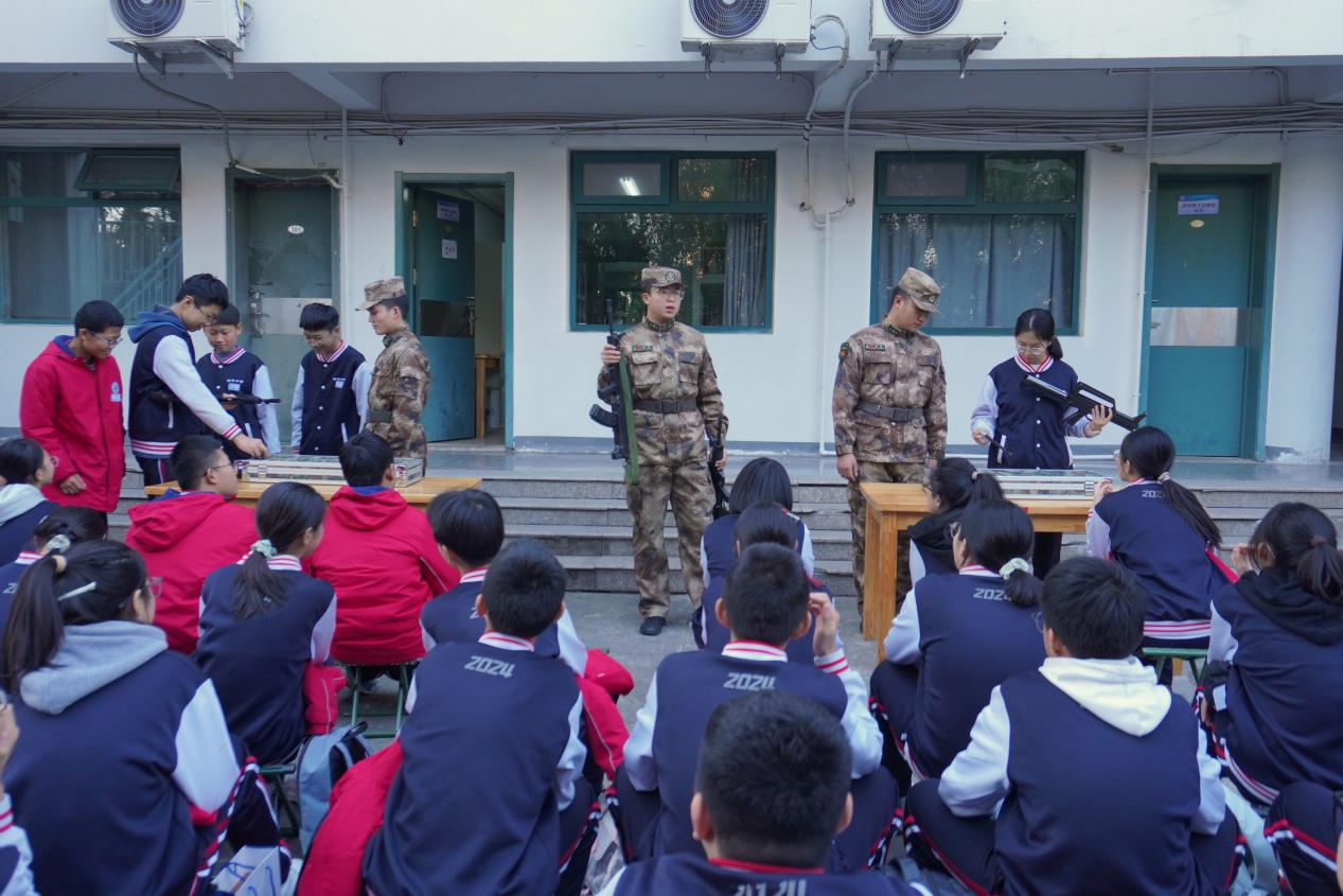 青岛工学院马克思主义学院联合胶州市瑞华实验初级中学举办大中小学思政教育一体化活动(图5)