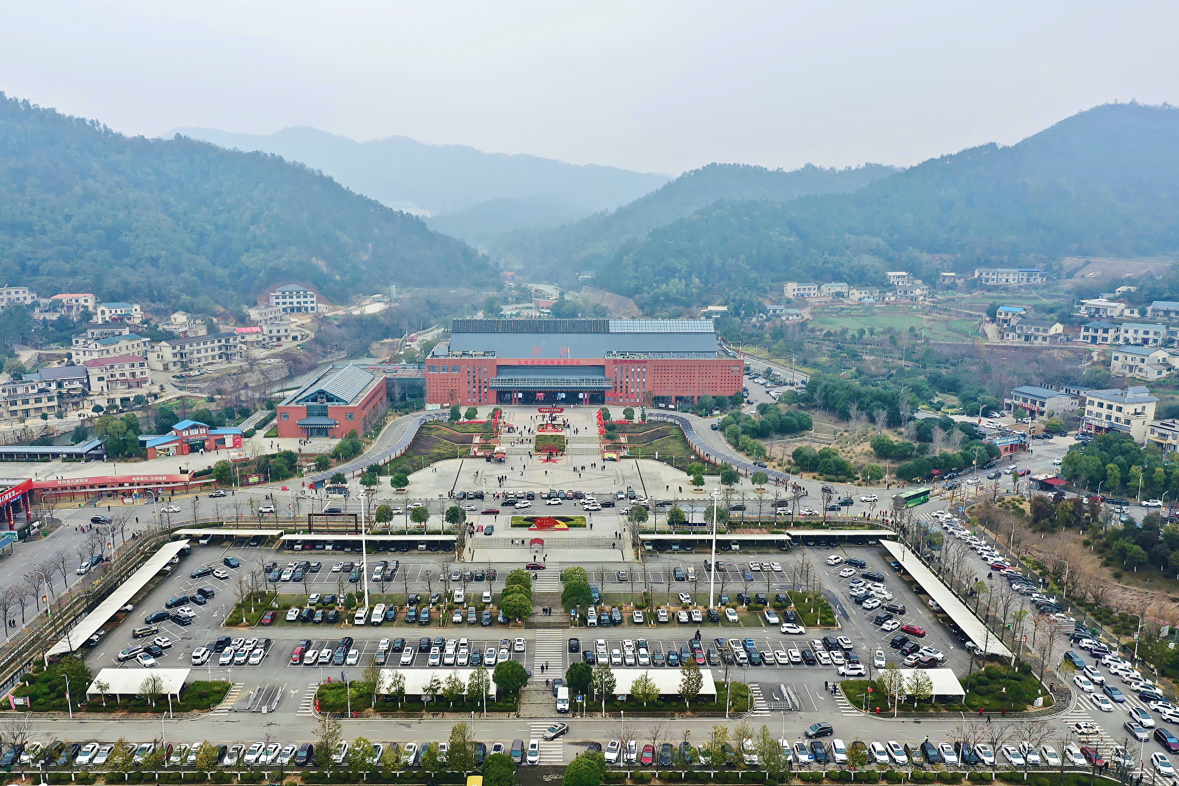 球盟会：我在韶山过红色新年——这抹红涌动于人潮沉淀于心间(图3)