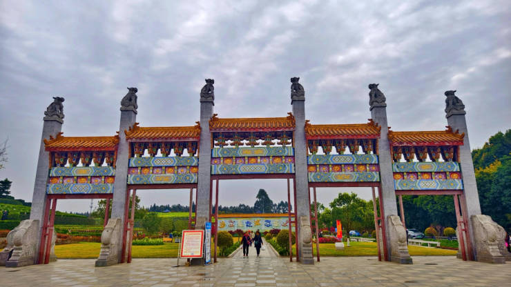成都金沙陵园选购-网站首页(金沙陵园)-全析介绍-墓园环境(图1)